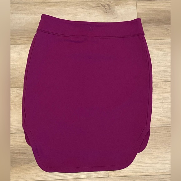 Lululemon City Skirt *Regal Plum Size 6 - Picture 3 of 5